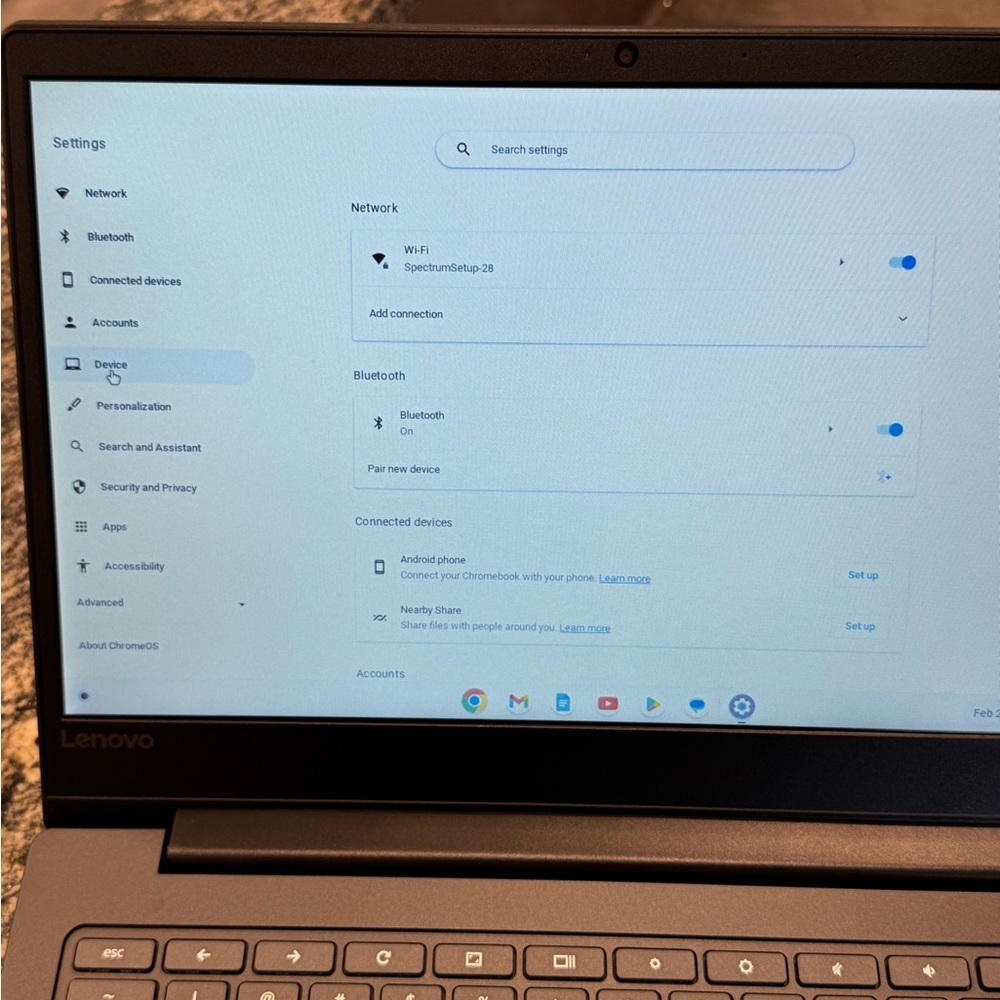 Lenovo Chromebook S330 - Picture 3 of 11